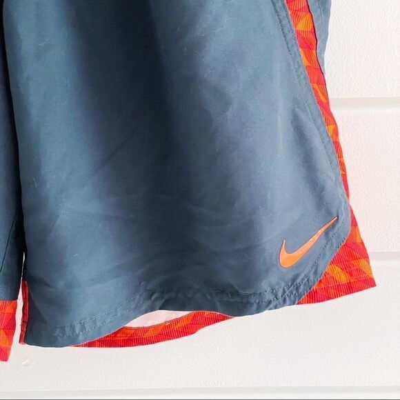 Nike 9” Mens Grey & Orange Accented Swim Trunks Size Small - Picture 4 of 5